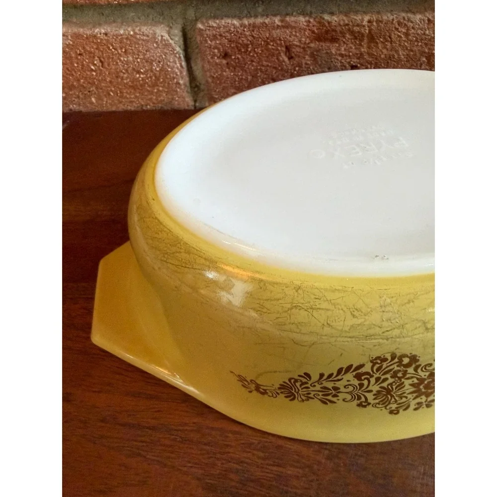 Vintage Pyrex Golden Garland 043 1.5 Qt Oval Casserole with Glass Lid